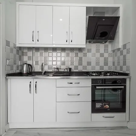 Апартаменты Charming Apartment With Central Location Close To Beach In Muratpasa, Antalya *