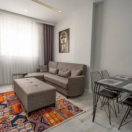 Апартаменты Charming Apartment With Central Location Close To Beach In Muratpasa, Antalya *