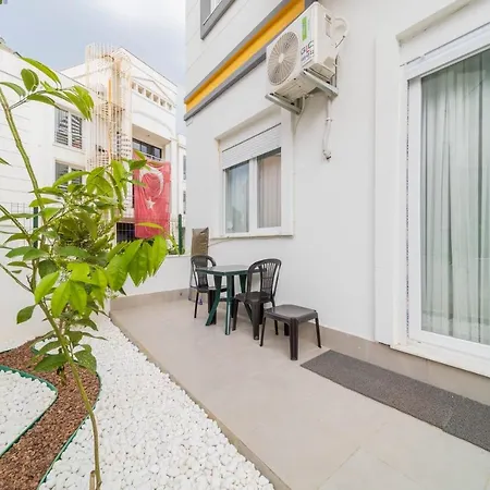 Charming Apartment With Central Location Close To Beach In Muratpasa, Antalya Апартаменты